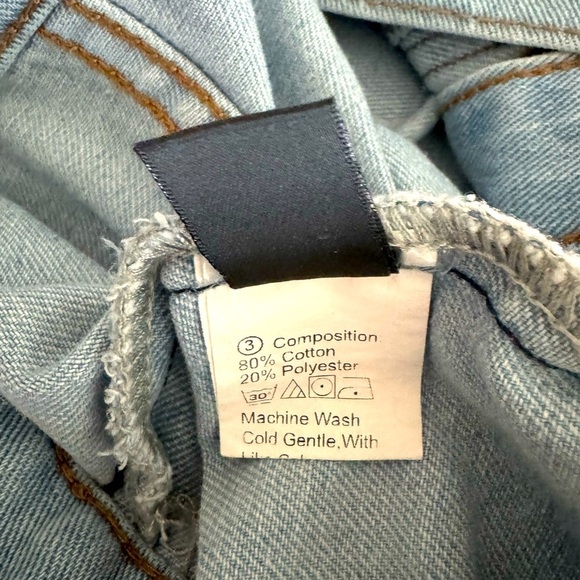 Hello Kitty x SHEIN Woman’s Light Wash Blue Denim Graphic Jacket Size 4XL NWT - Picture 8 of 9